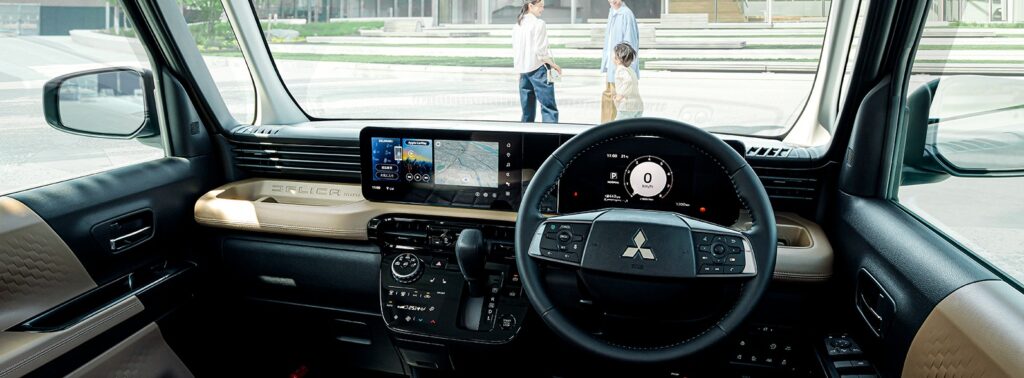 デリカミニフロント