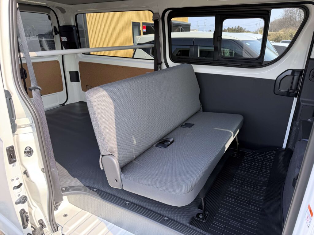 ハイエース椅子